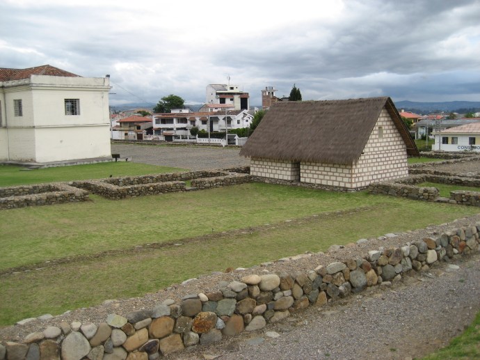 The upper level (on top of the terraces) of Pumapungo, with a recreation of a storage building.